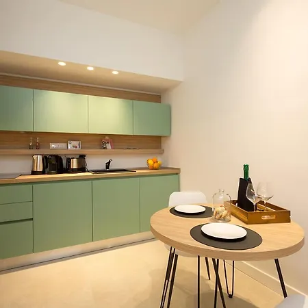 Giada Luxury * טראסיני