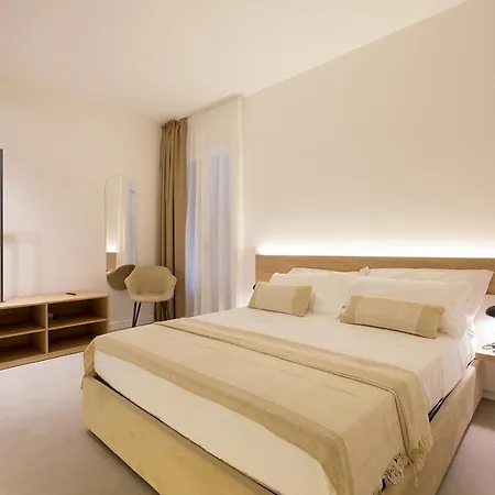 Giada Luxury * טראסיני