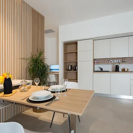 Giada Luxury טראסיני